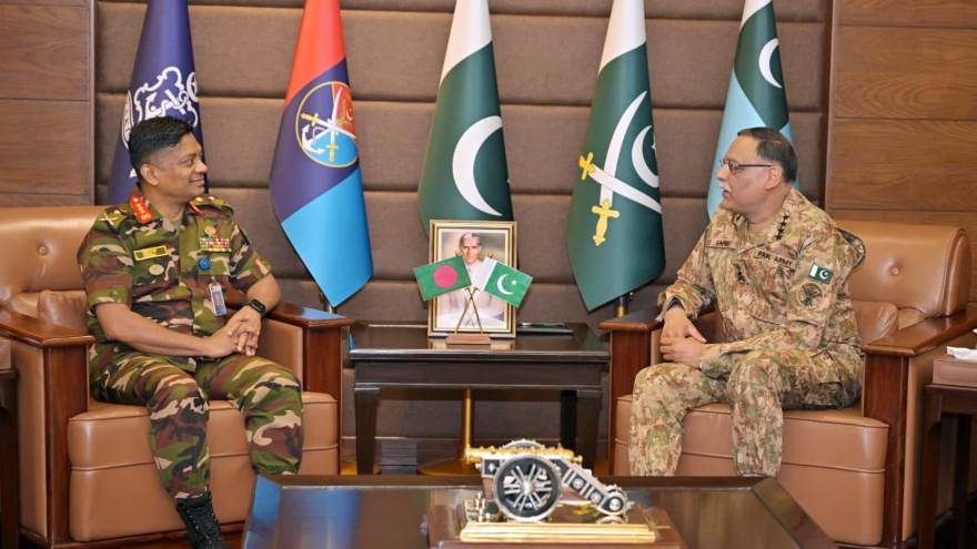 Pakistan, Bangladesh military leaders vow to boost security cooperation