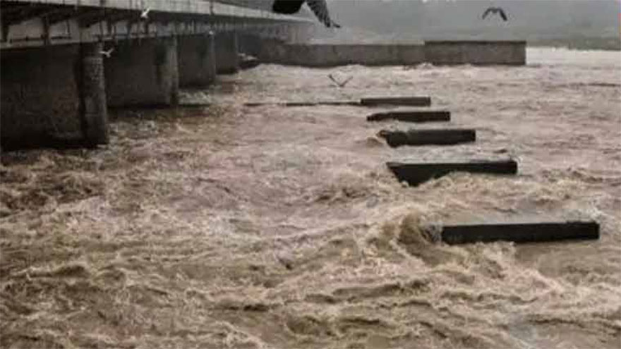 Kasur: High-level flood threat looms in River Sutlej; alert issued