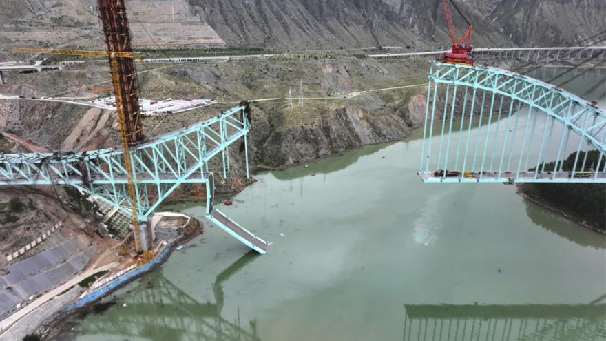 Chinese bridge collapse kills at least 12 construction workers