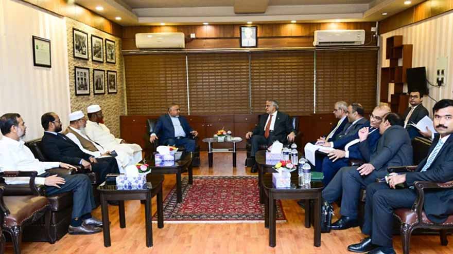 DPM Dar meets Bangladeshi politicians in historic Dhaka visit
