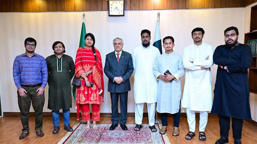 DPM Dar meets Bangladeshi politicians in historic Dhaka visit