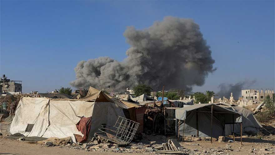 Israel pounds Gaza City suburbs, vows to press on with offensive