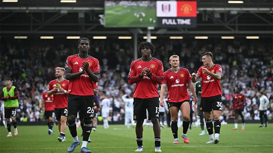 Man Utd still winless after Fulham draw, Everton open new stadium with victory