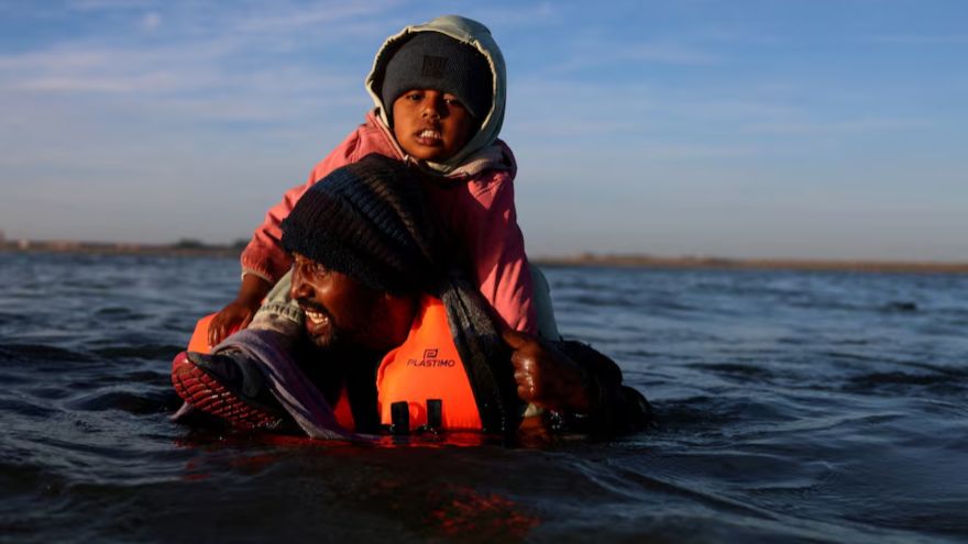 UK migrant arrivals on small boats reach new record