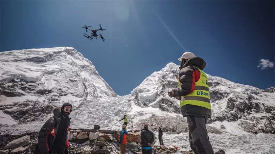 Drones take on Everest's garbage