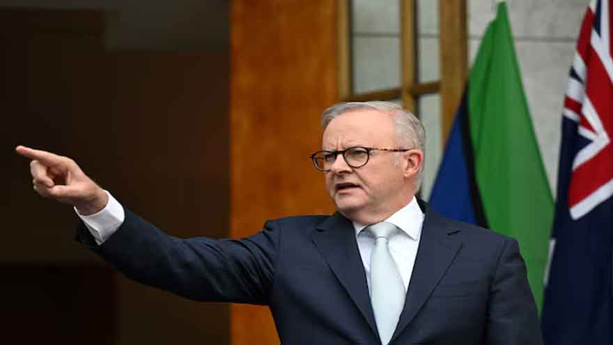 Australia expels Iranian envoy over antisemitic attacks