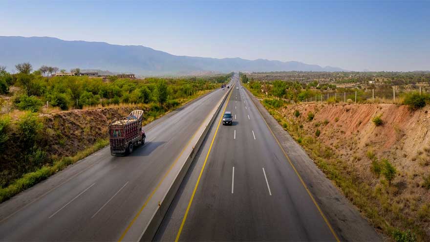 Minister orders barrier-free motorways with AI-based monitoring