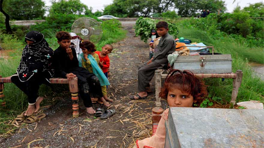 India releases water from dams, warns Pakistan of cross-border flooding, says source