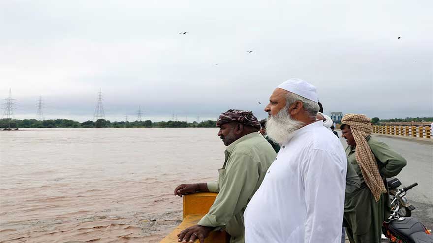 India releases water from dams, warns Pakistan of cross-border flooding, says source