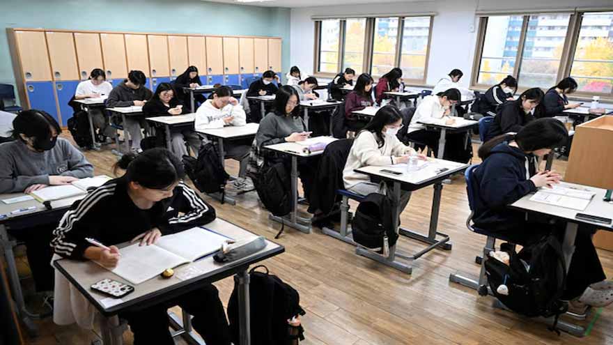 South Korea to ban mobile phones in school classrooms