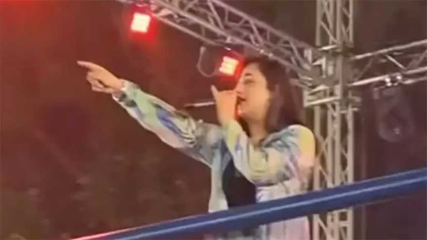 Laser light disrupts Nimra Mehra concert in Sheikhupura