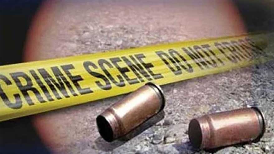 Two women among three killed in Peshawar gunfight