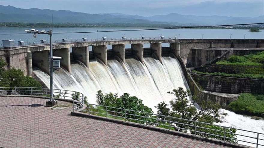 Rawal Dam spillways opened as water level rises