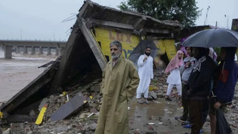 مقبوضہ کشمیر میں تباہ کن بارشیں، اموات کی تعداد 110 تک جا پہنچی