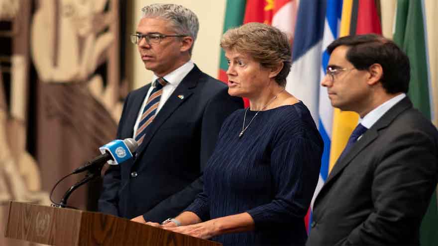 UK, France and Germany urge Iran to agree deal to delay UN sanctions