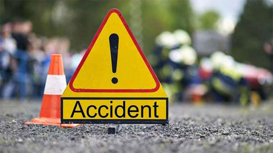 Two killed, nine injured in Burewala road accident