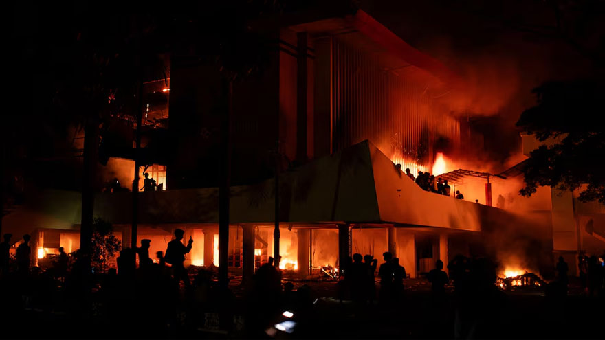 Three dead as protesters set fire to Indonesian parliament buildings