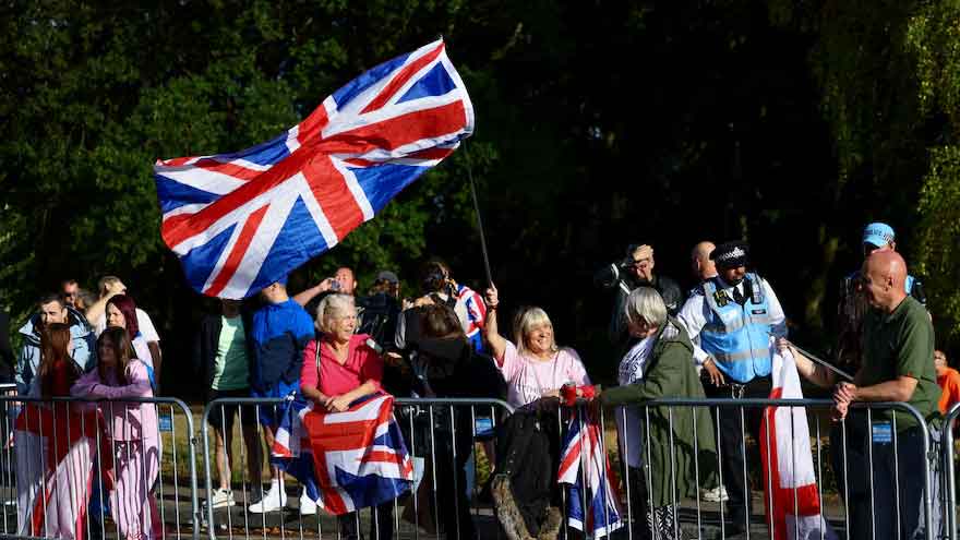 Archbishop criticises Reform's Farage over 'knee-jerk' UK asylum plans