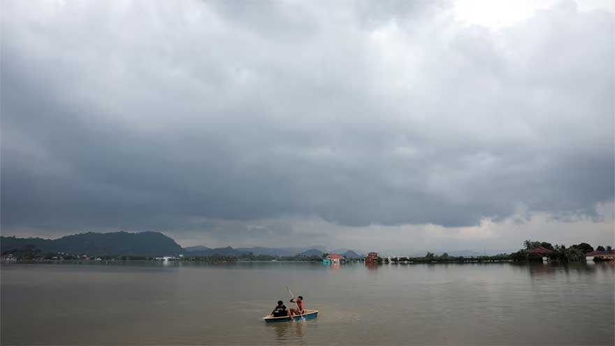 Militaries come to aid of Asia flood victims as toll nears 1,000