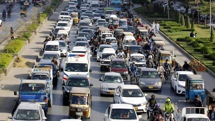 Punjab crackdown on traffic violations, issues 64,000 challans in one day