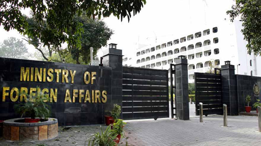 India continues to block humanitarian assistance to cyclone-hit Sri Lanka: FO