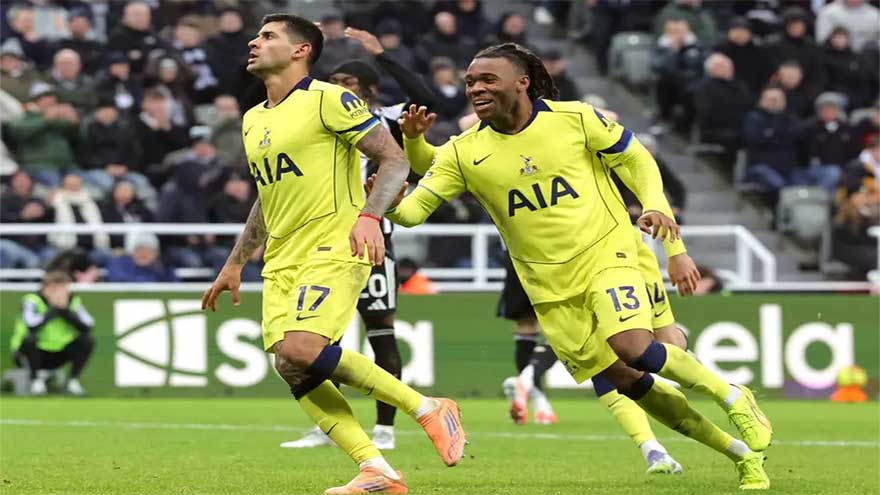 Romero bicycle kick rescues point for Spurs against Newcastle
