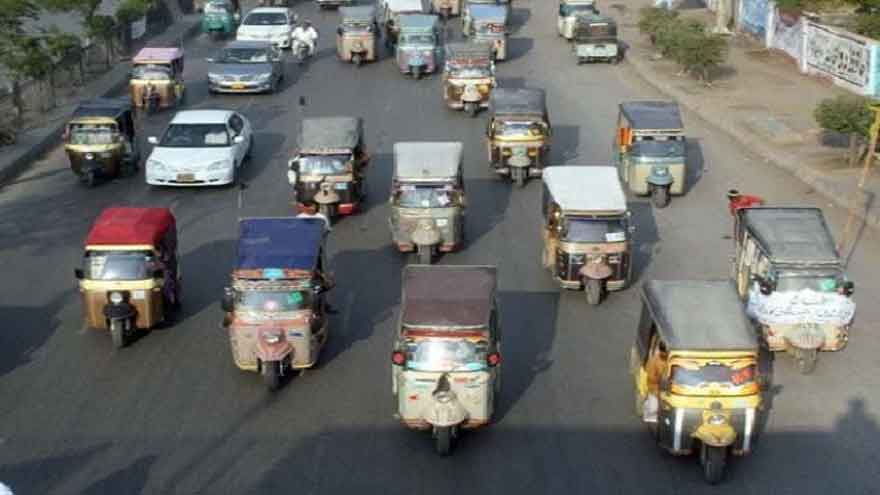 Karachi expands rickshaw ban to 26 major roads