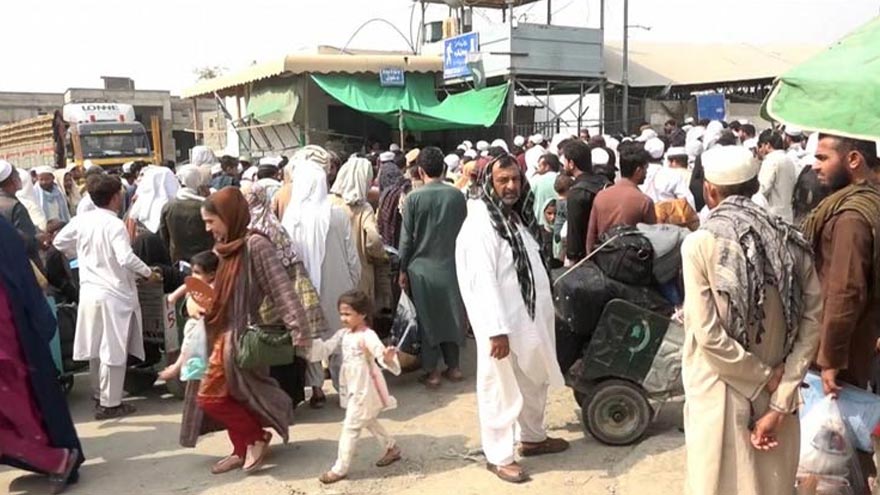 Crackdown intensifies against illegal Afghan residents, Dec 11 deadline issued
