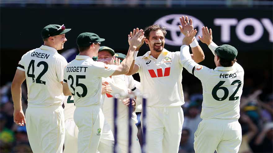 Weatherald fires up as Australia race to 130-1 in second Ashes Test