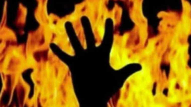 زیادتی کا ملزم عدالت سے بری، متاثرہ خاتون نے خود کو آگ لگا لی