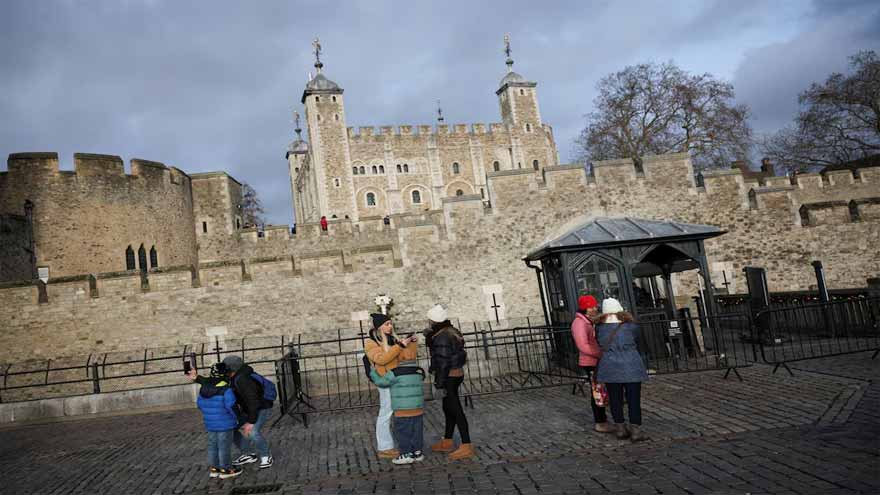 Four arrested at Tower of London after food thrown at State Crown display case