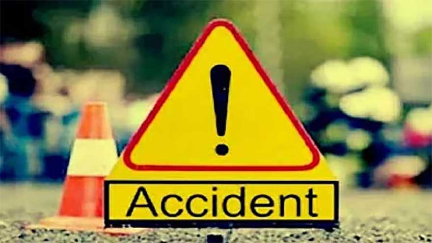 12 injured as wedding bus collides with truck in Kasur