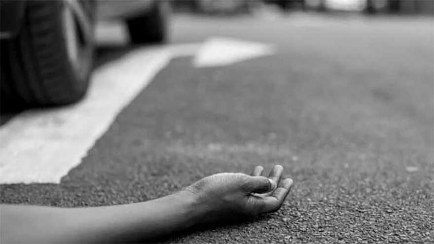 Two perish as car hits motorcycle in Karachi