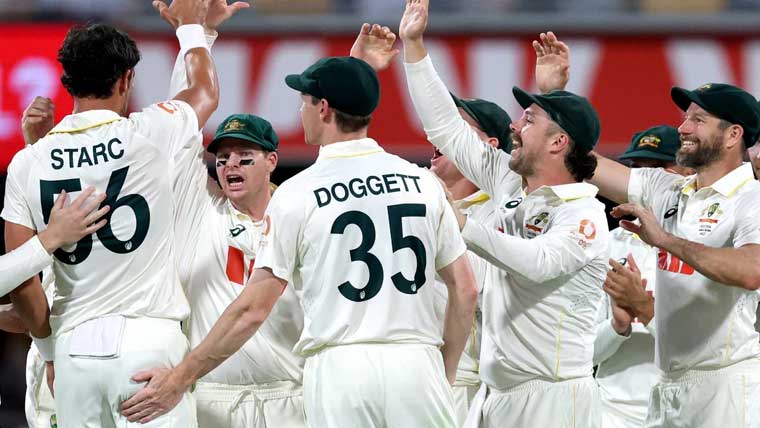 ایشیز سیریز: دوسرے ٹیسٹ میں انگلینڈ پر اننگز کی شکست کا خطرہ منڈلانے لگا