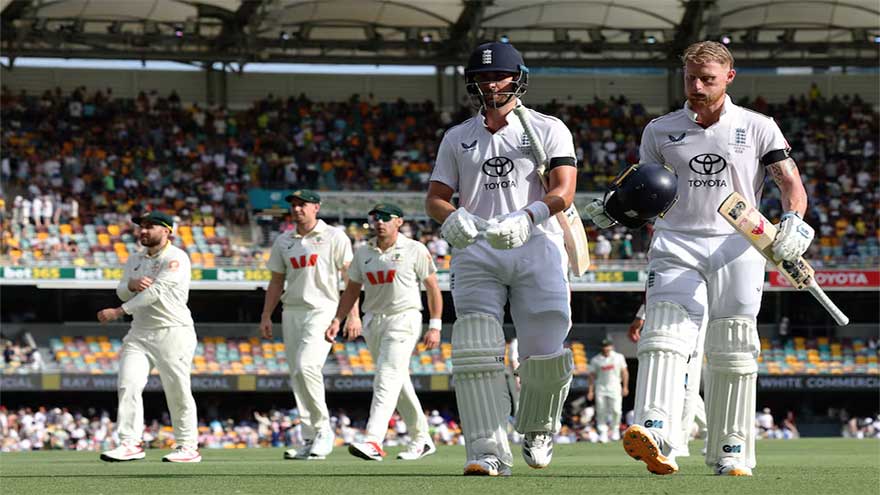 Stokes, Jacks ensure Australia must bat again in second Ashes Test
