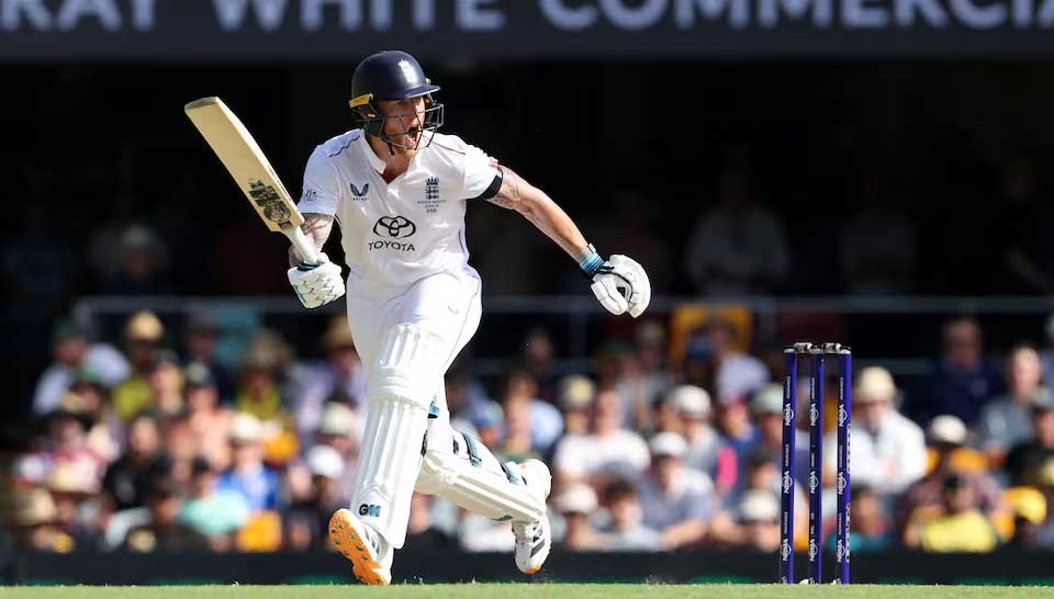Australia defeat England by 8 wickets to go 2-0 up in Ashes series