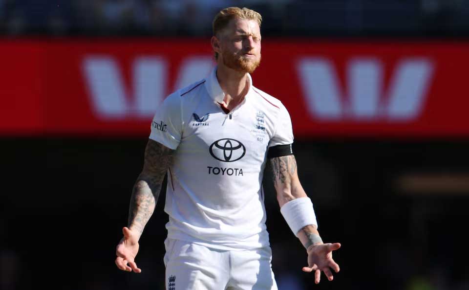 Australia defeat England by 8 wickets to go 2-0 up in Ashes series