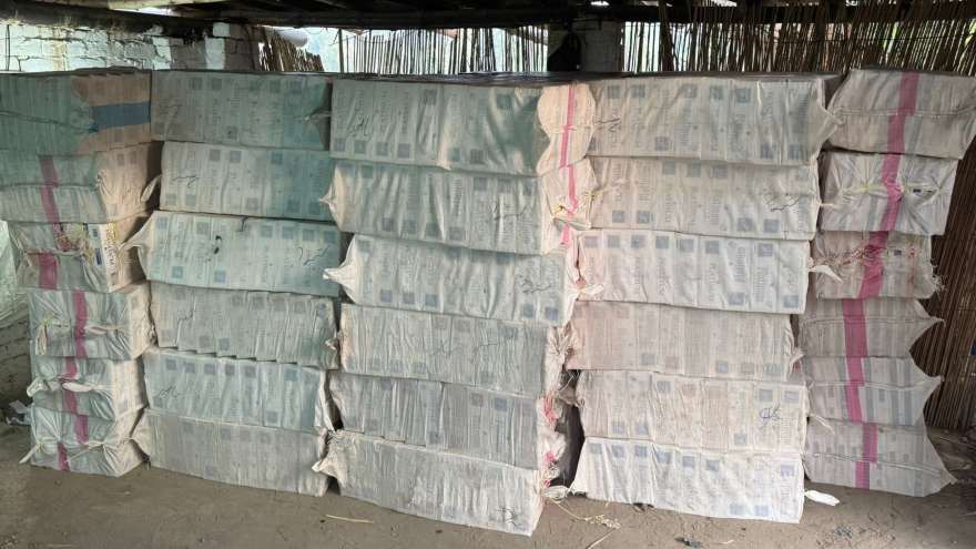 Rs170 million smuggling haul foiled as Customs nets phones, cars and cigarettes