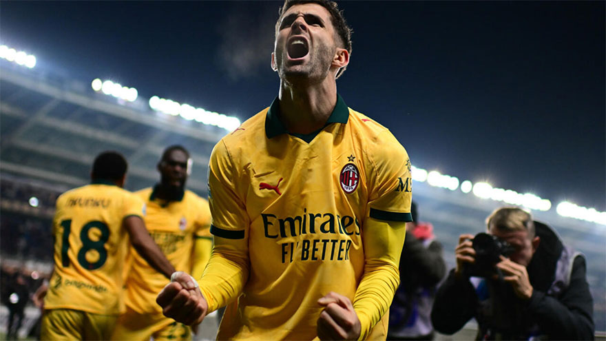 Pulisic quick-fire double sends AC Milan top of Serie A