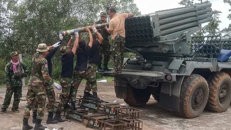 تھائی لینڈ اور کمبوڈیا میں کشیدگی بڑھ گئی، دونوں ممالک کا جنگ جاری رکھنے کا اعلان