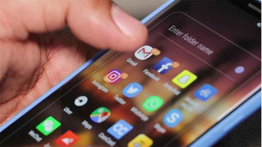Parliament committee recommends slashing heavy taxes on smartphones
