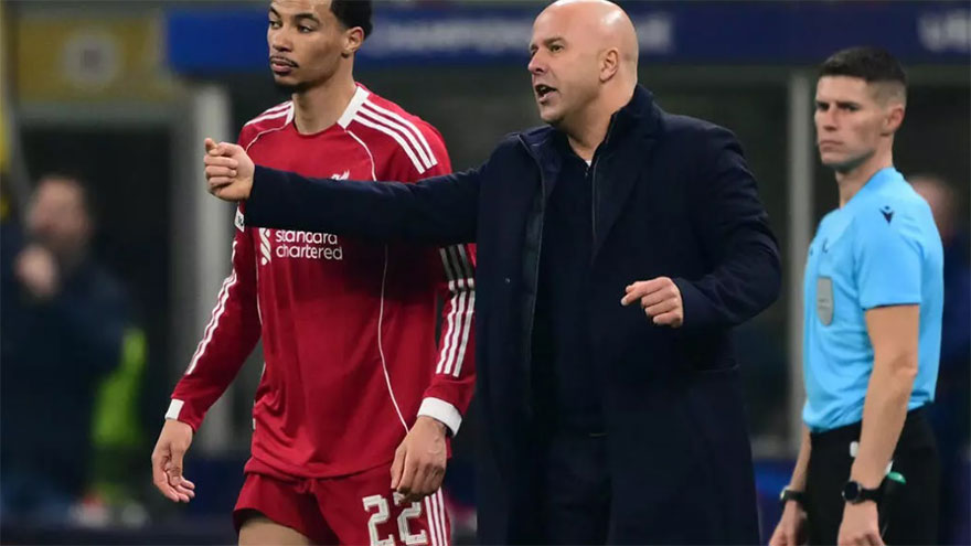 Liverpool's Slot swerves further Salah talk after late Inter win