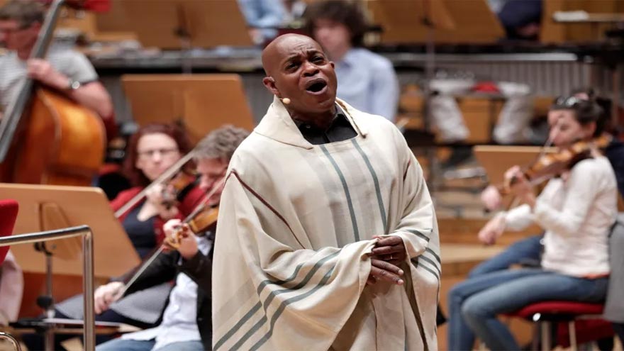 Son arrested after Grammy-nominated singer Jubilant Sykes is stabbed to death at California home