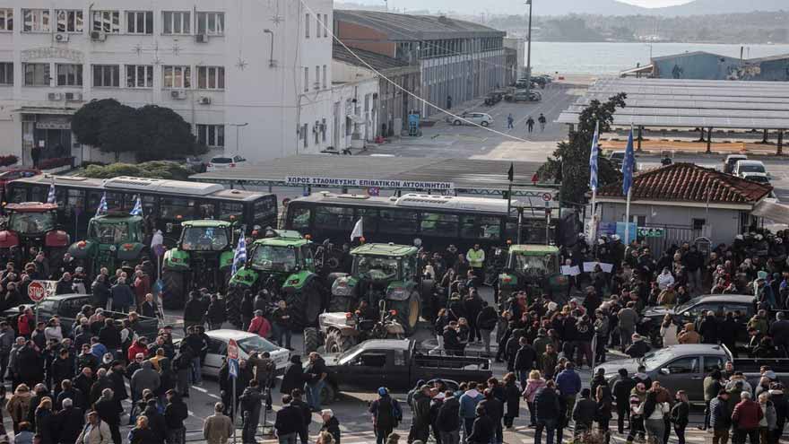 Protesting Greek farmers disrupt port operations as nationwide blockades persist