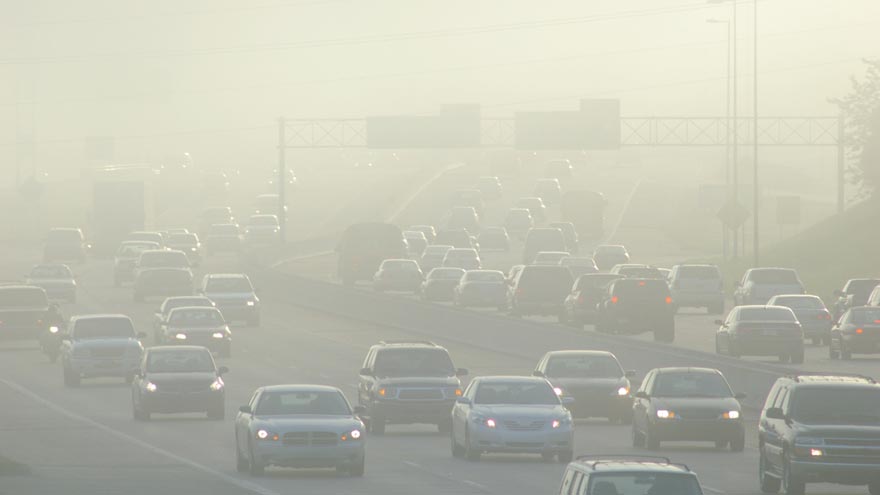 Air pollution and dense fog grip major cities, several motorway sections shut down