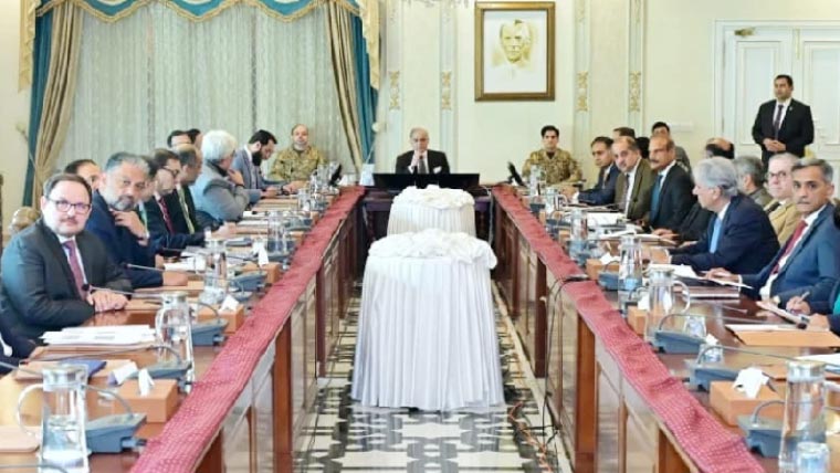 وزیراعظم کی اہداف کے حصول کیلئے ٹیکس نیٹ کو مزید وسعت دینے کی ہدایت