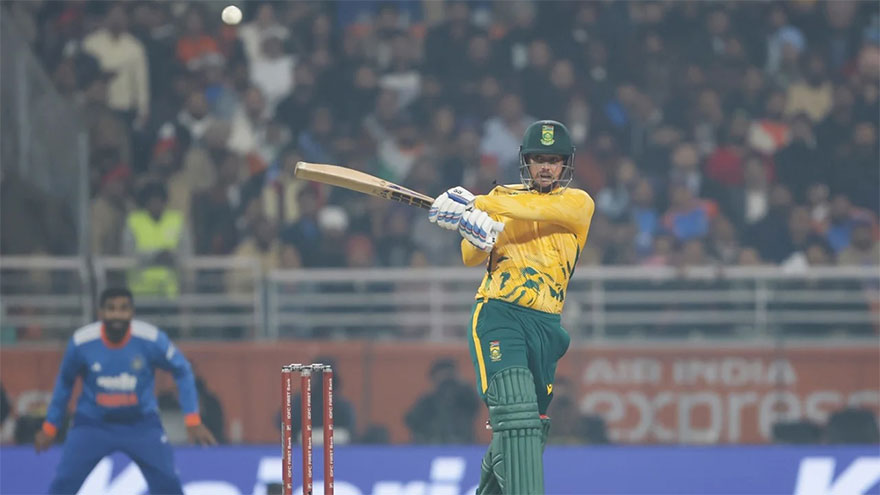 De Kock stars as South Africa win big to level India T20 series
