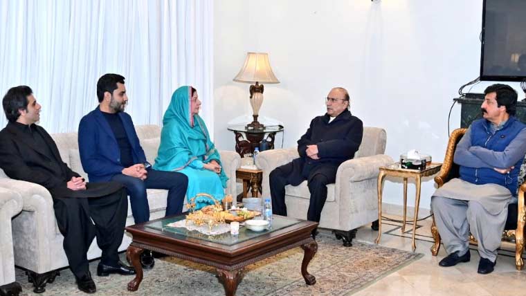 صدر مملکت کی ثمینہ خالد گھرکی کے گھر آمد، پارٹی خدمات کو سراہا