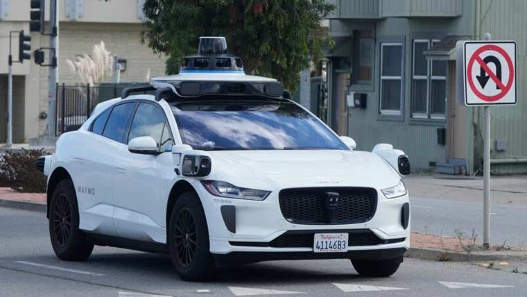 پاکستان کی پہلی ڈرائیور لیس کار کی کامیاب ٹیسٹ ڈرائیو