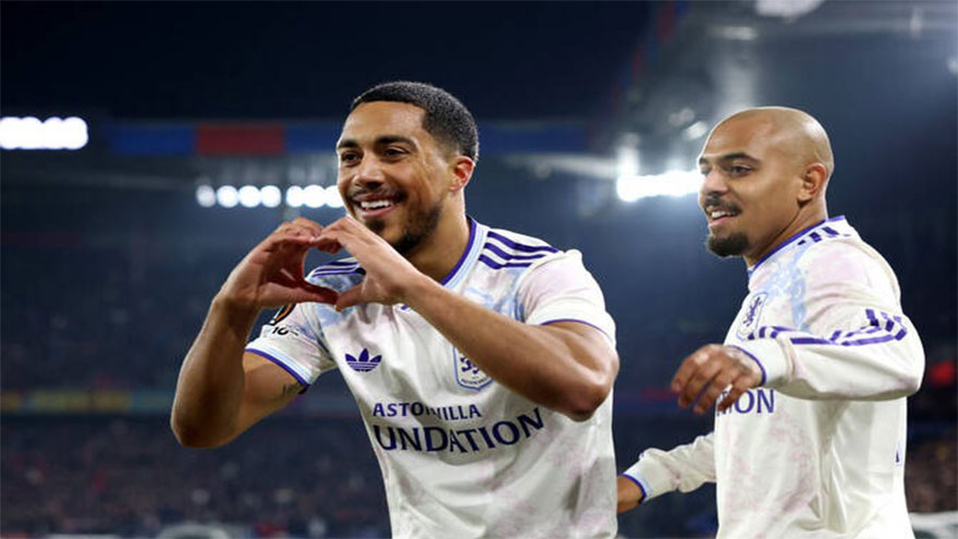 Villa and Forest win in Europa League as Celtic thrashed by Roma